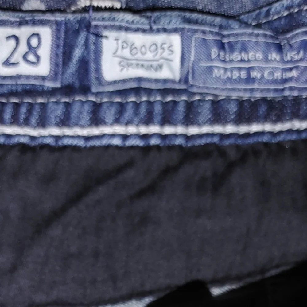 Miss Me Jean Shorts - Picture 4 of 4